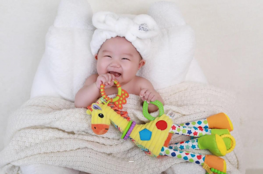 永兴三个月宝宝正确抱姿 永兴三个月宝宝正确抱姿